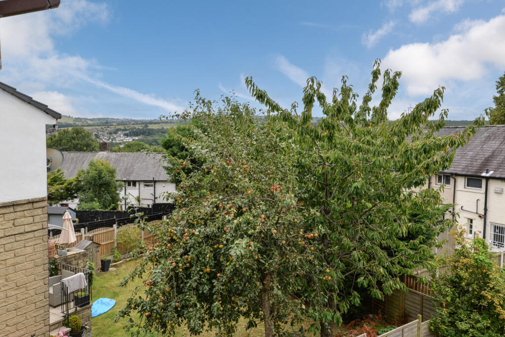 Additional image 18 of The Oval, Gilstead, Bingley, West Yorkshire, BD16