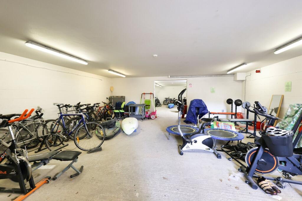 Additional image 11 of Meadow Road, Apperley Bridge, Bradford, West Yorkshire, BD10