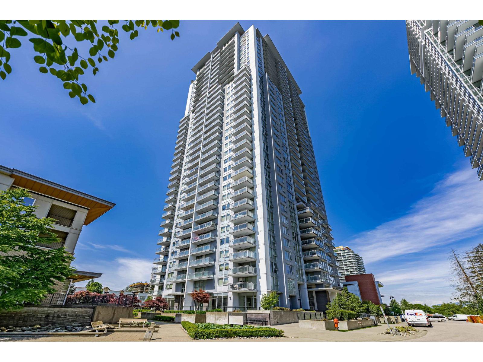 2603 13325 102A AVENUE|Surrey, British Columbia V3T0J5