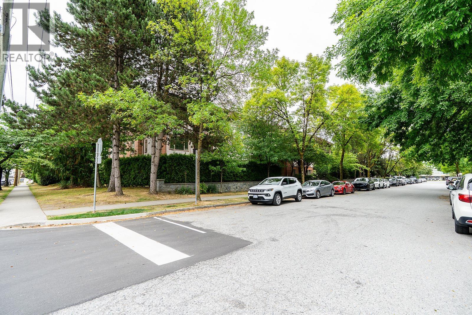 Property image for 306 6688 BURLINGTON AVENUE|Burnaby, British Columbia V5H3M9