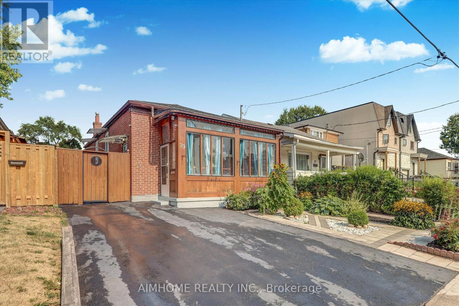 29 JEAVONS AVENUE|Toronto (Clairlea-Birchmount), Ontario M1K1S9