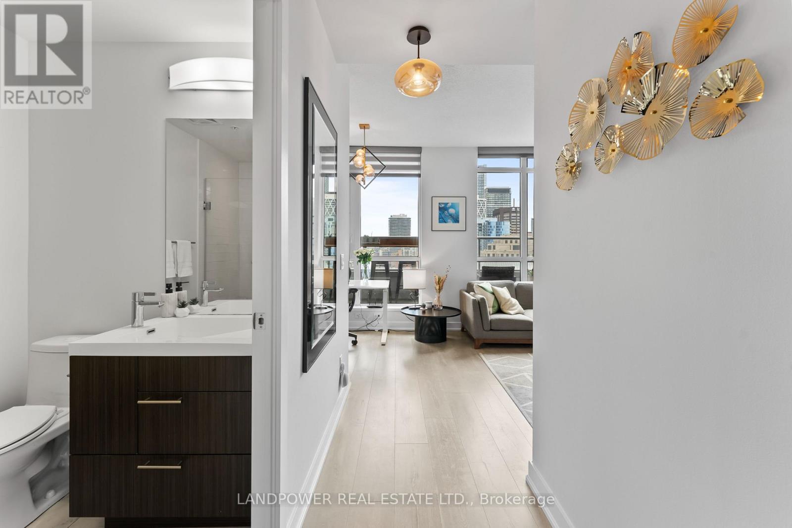 Property image for 1708 - 30 NELSON STREET|Toronto (Waterfront Communities), Ontario M5V0H5