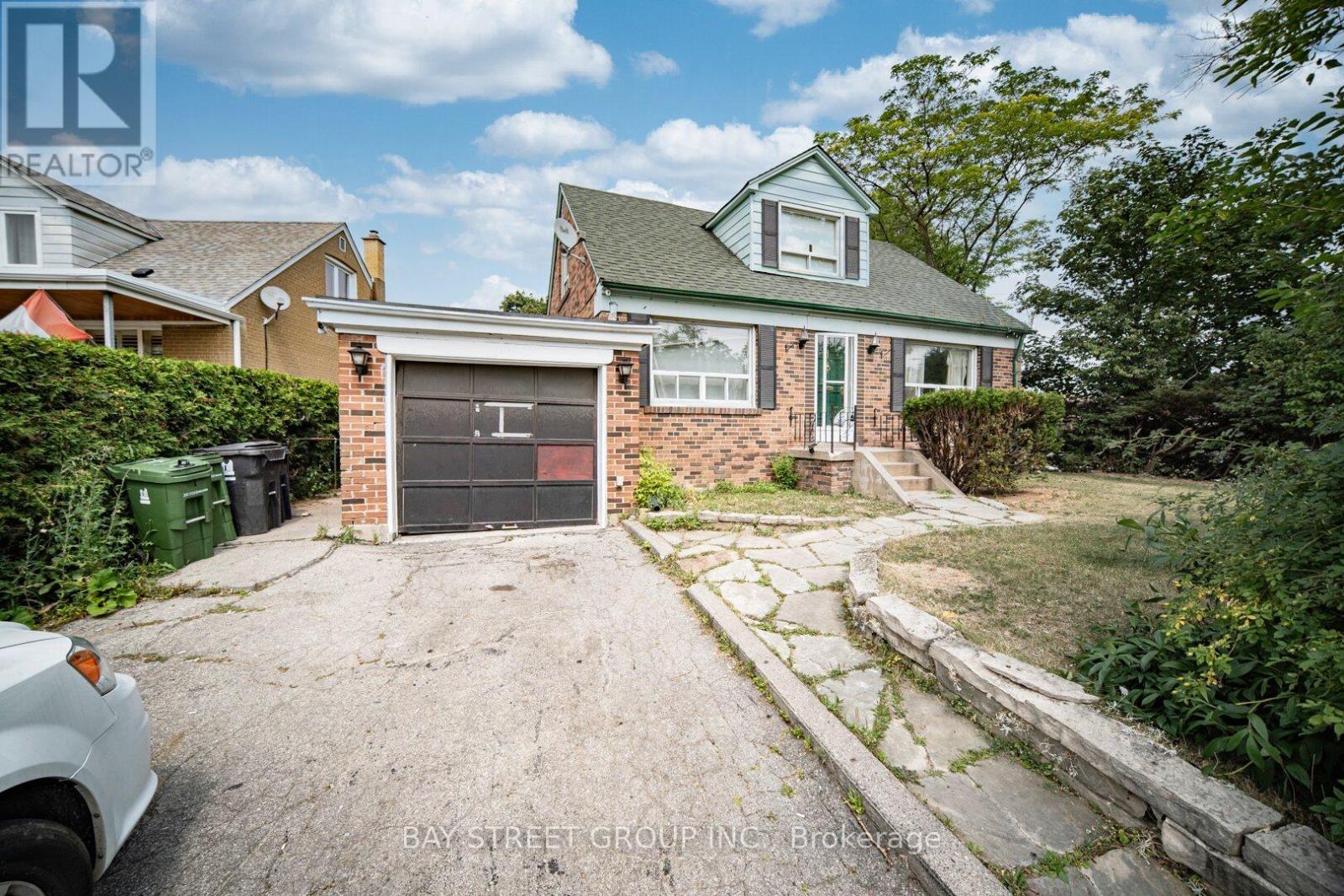 1 DATCHET ROAD|Toronto (Downsview-Roding-CFB), Ontario M3M1X4