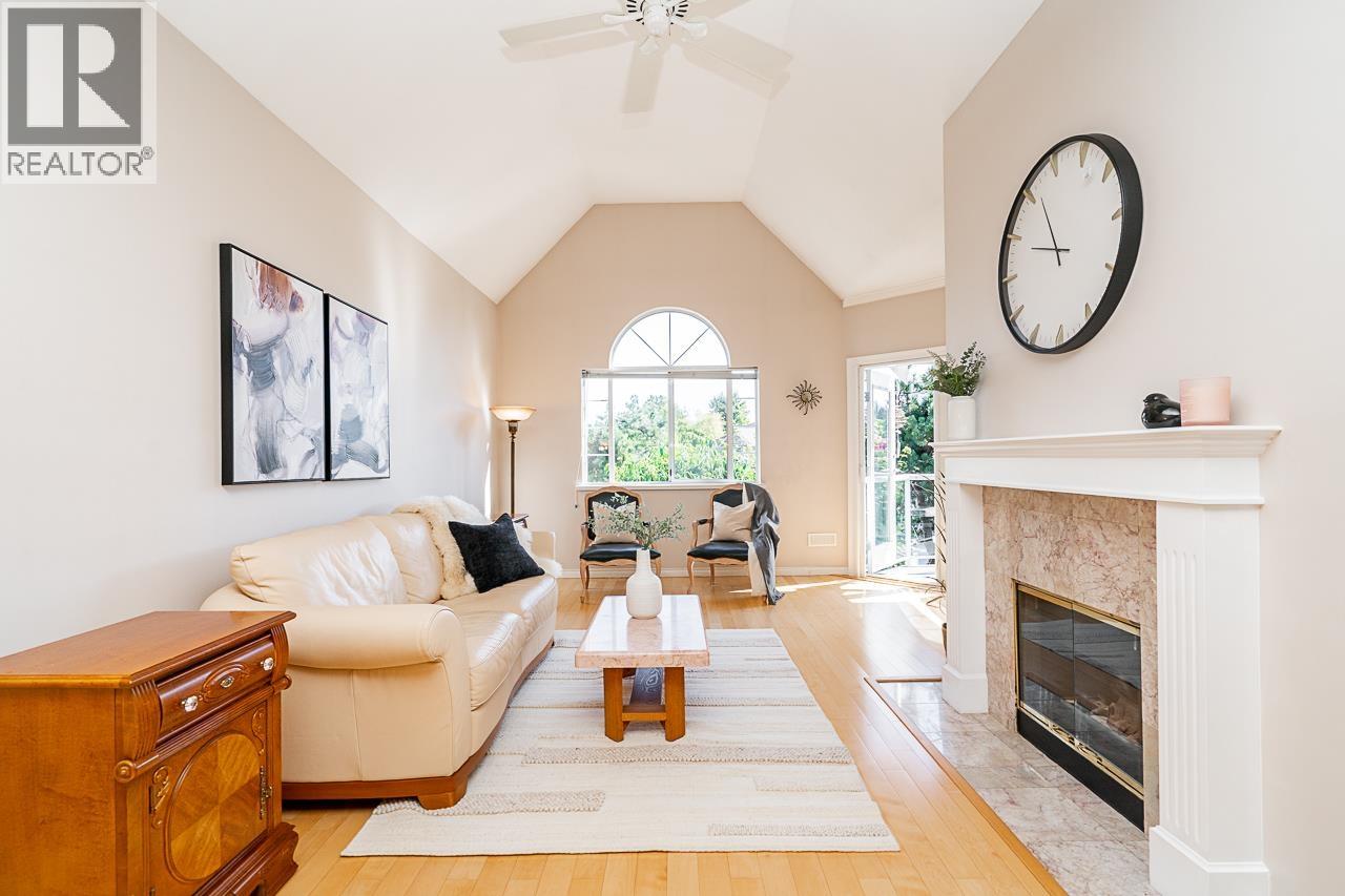 201 25 RICHMOND STREET|New Westminster, British Columbia V3L5P9