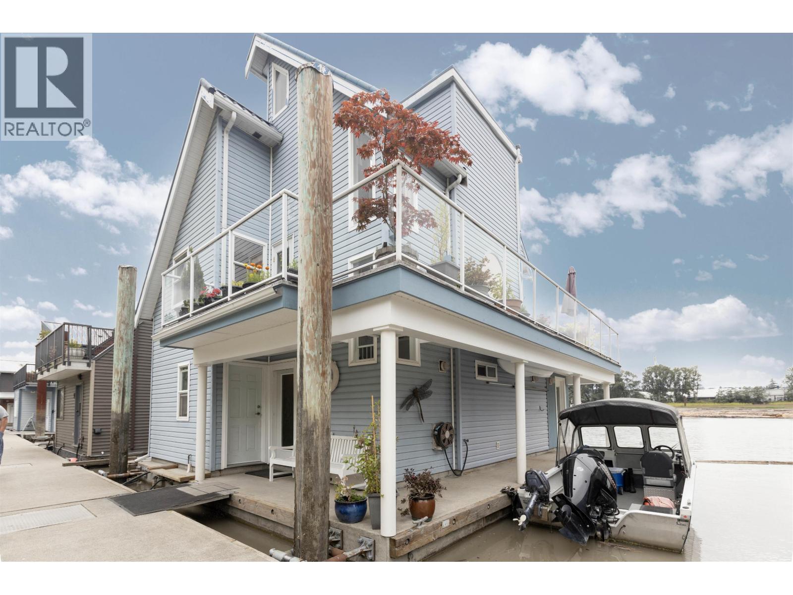 4 800 SOUTH DYKE ROAD|New Westminster, British Columbia V3M4Z8