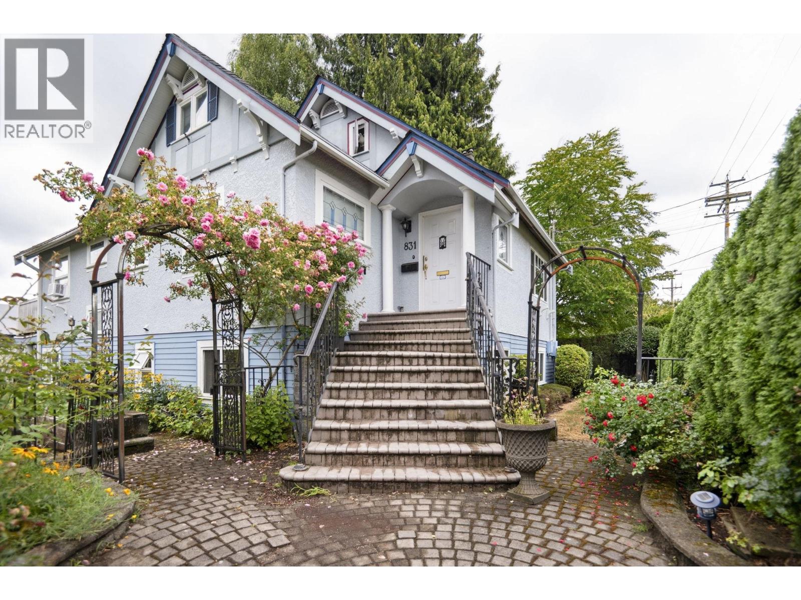 831 SECOND STREET|New Westminster, British Columbia V3L2N4