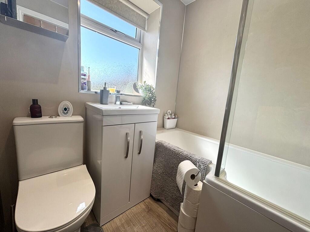 Additional image 36 of Fieldway, Clayton, Bradford