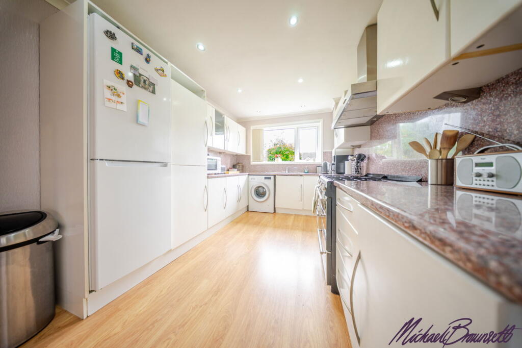 Additional image 4 of Moor Close Road, Bradford, Queensbury, BD13 2EA