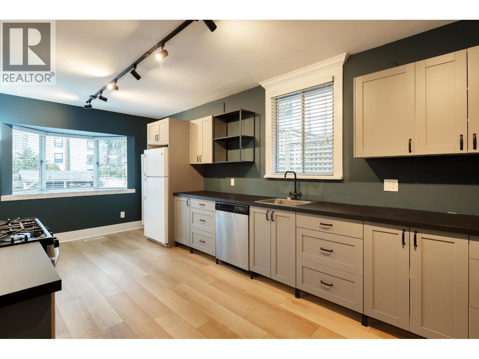 1511 BARCLAY STREET|Vancouver, British Columbia V6G1J8