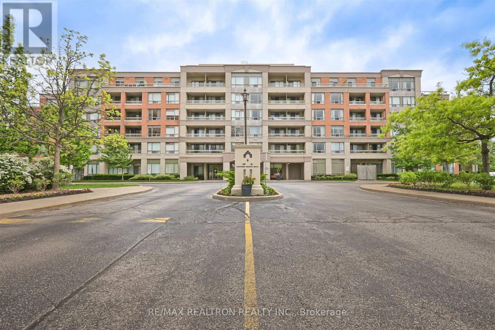 Property image for 510 - 19 NORTHERN HEIGHTS DRIVE|Richmond Hill (Langstaff), Ontario L4B4M4