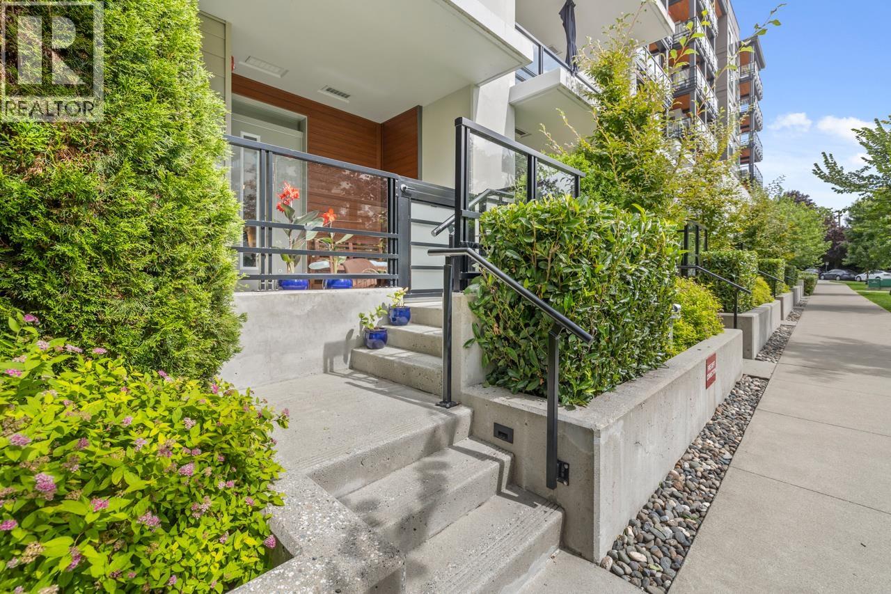 TH1 128 E 8TH STREET|North Vancouver, British Columbia V7L1Y7