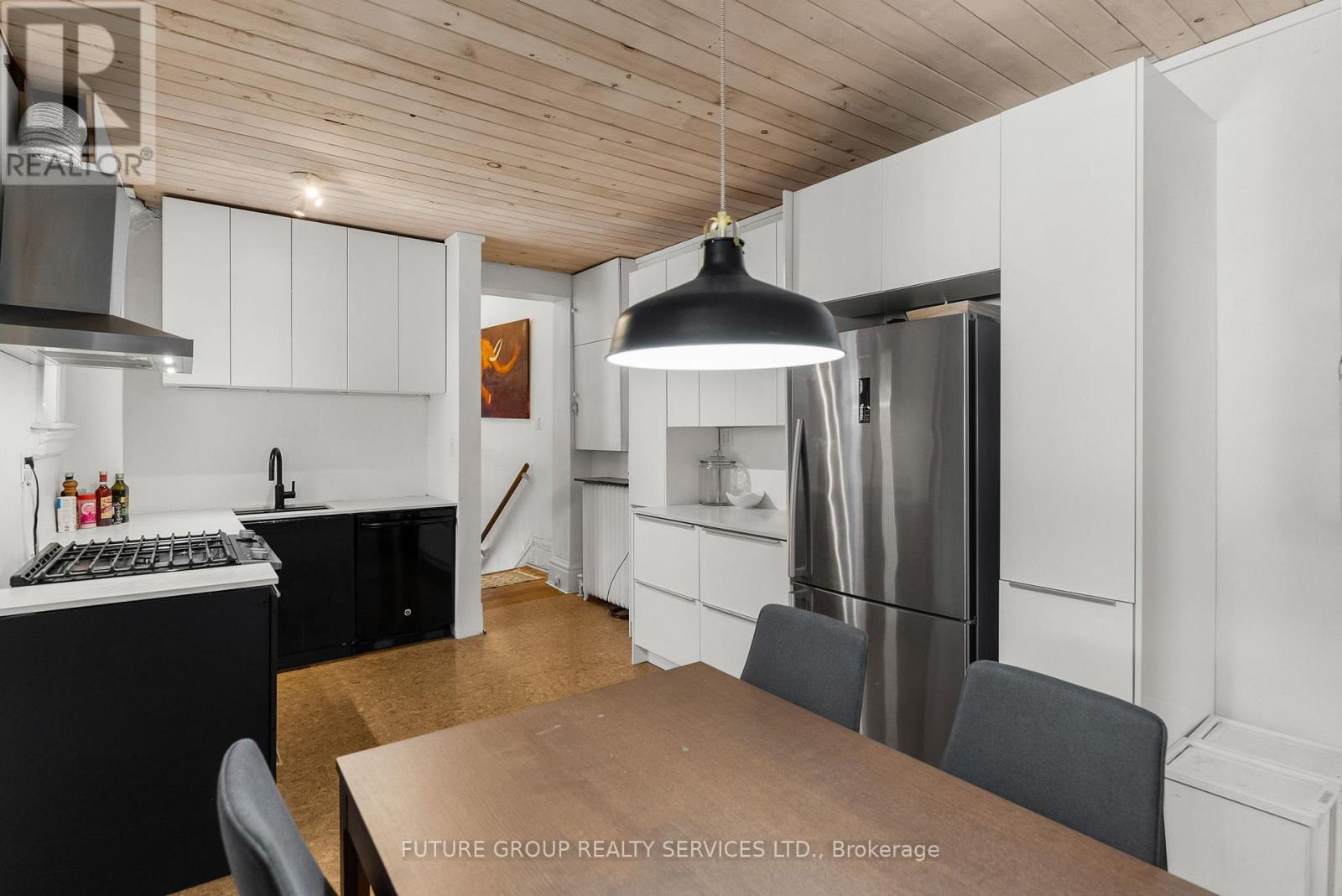 Property image for 10 BORDEN STREET|Toronto (University), Ontario M5S2M9