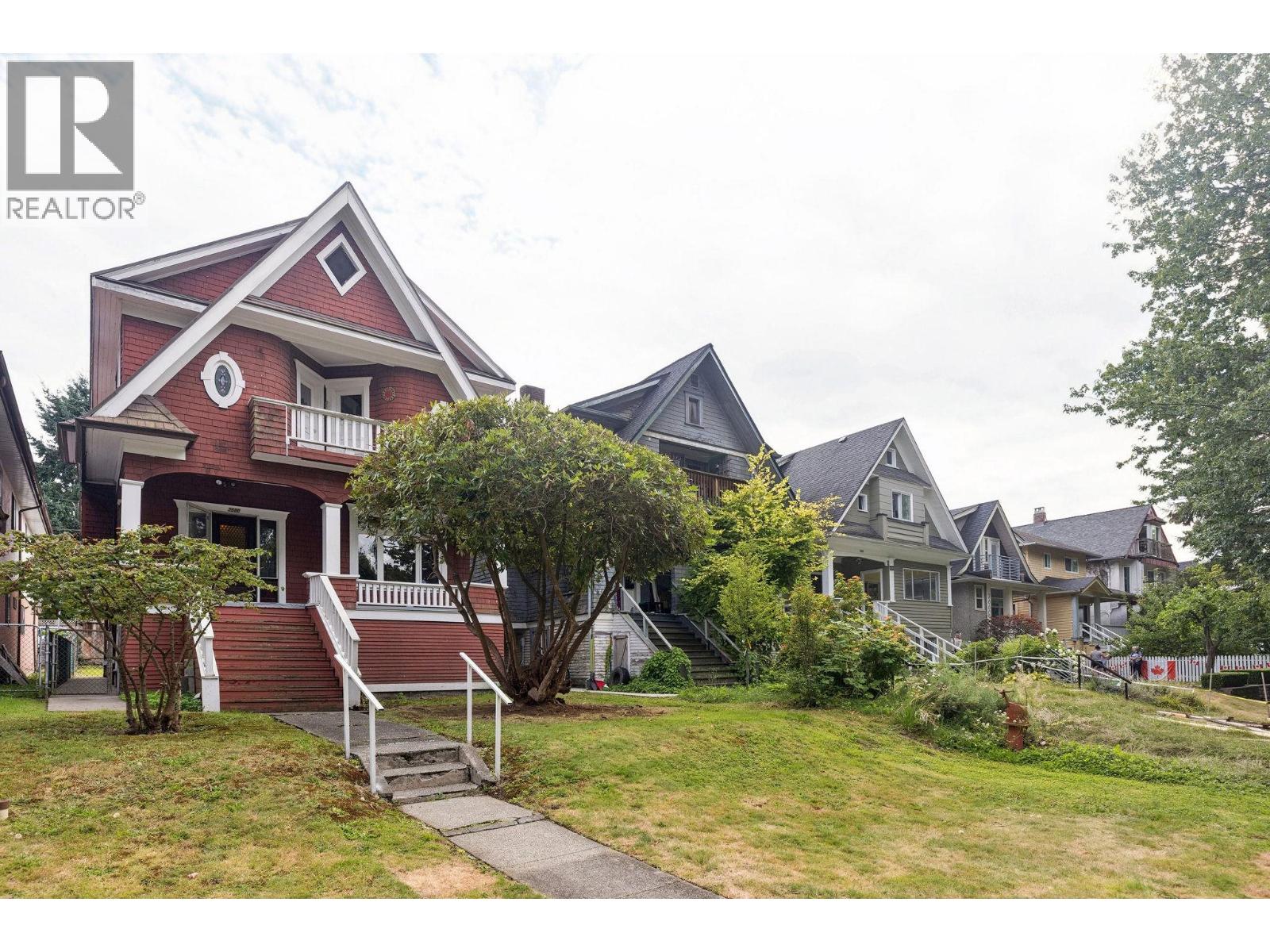 2680 CAMBRIDGE STREET|Vancouver, British Columbia V5K1L5