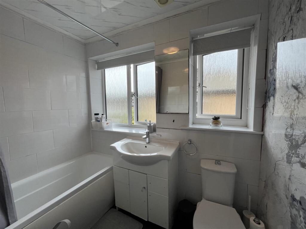 Additional image 5 of Carr House Mount, Wyke, Bradford