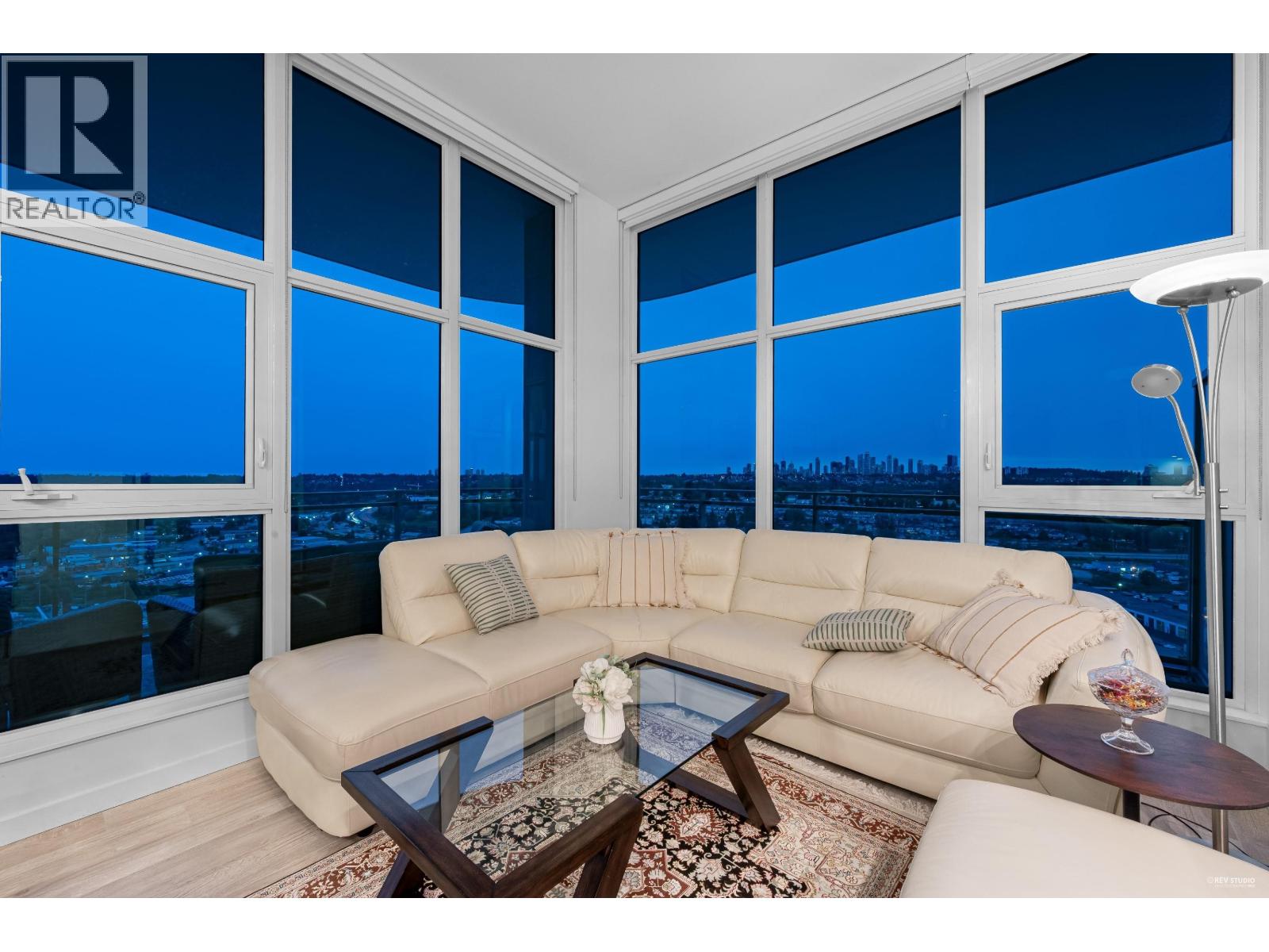 2505 5311 GORING STREET|Burnaby, British Columbia V5B0B5