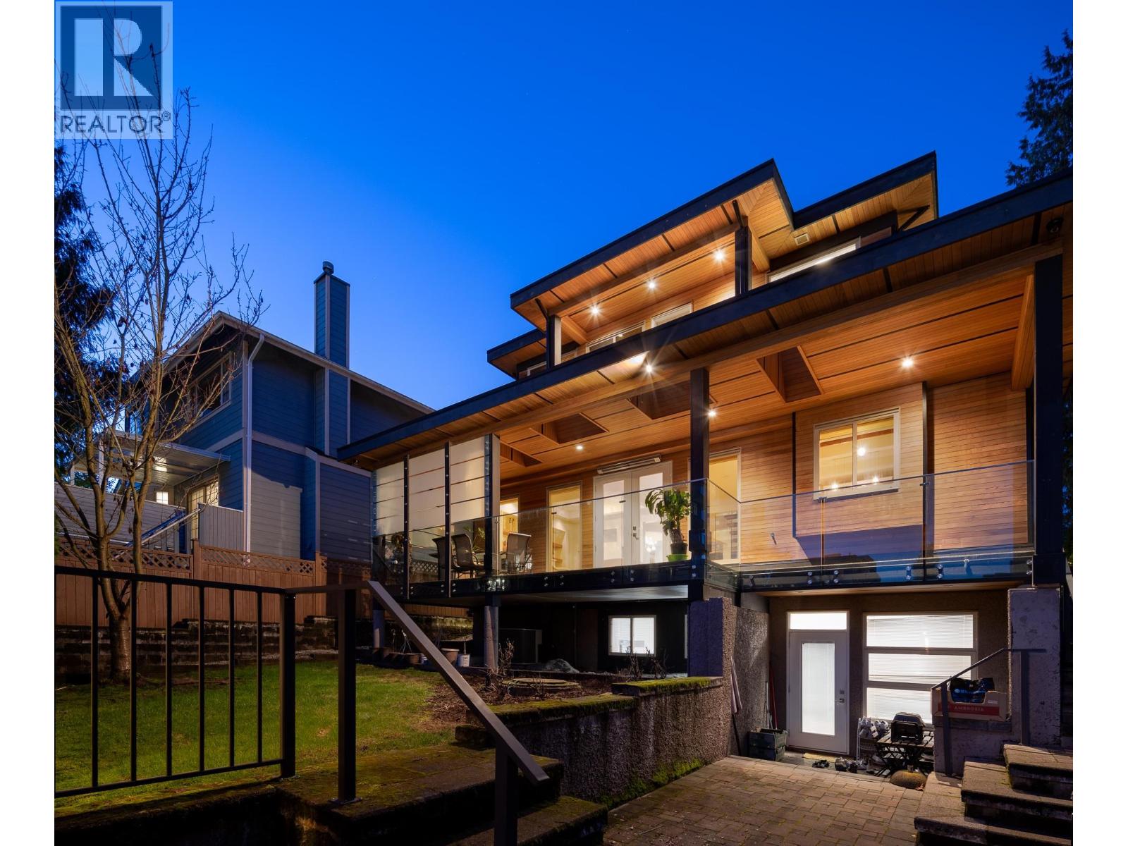 1450 FULTON AVENUE|West Vancouver, British Columbia V7T1P1