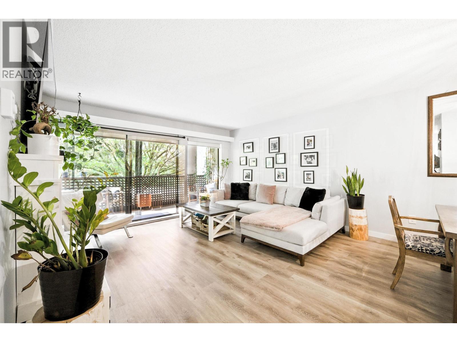 Property image for 212 1955 WOODWAY PLACE|Burnaby, British Columbia V5B4S5