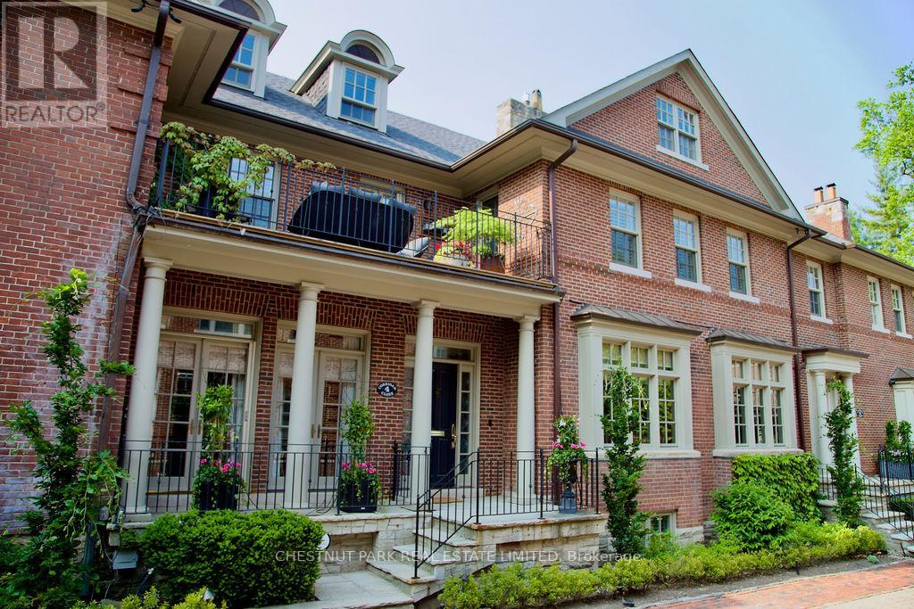Property image for 4 CORRIGAN CLOSE|Toronto (Rosedale-Moore Park), Ontario M4W3V6