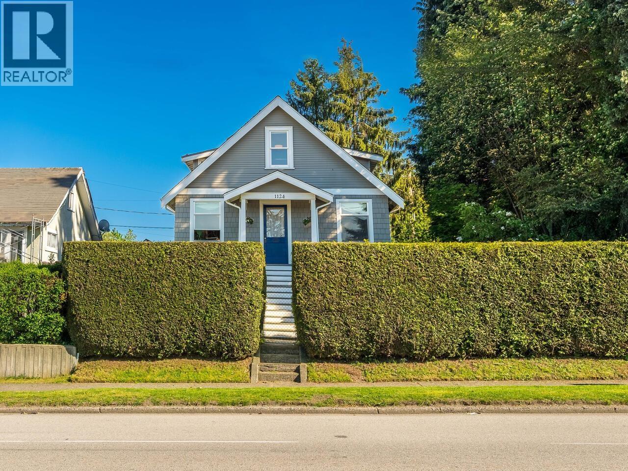 1124 TENTH AVENUE|New Westminster, British Columbia V3M3H7