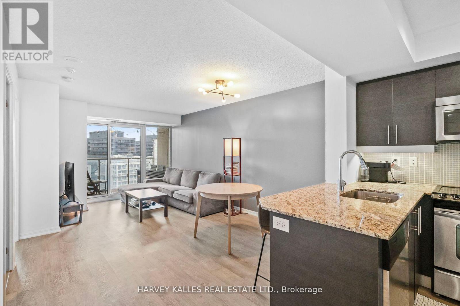 1316 - 125 WESTERN BATTERY ROAD|Toronto (Niagara), Ontario M6K3R8