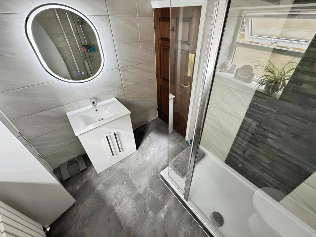 Additional image 9 of Oxford Road, Gomersal, BD19