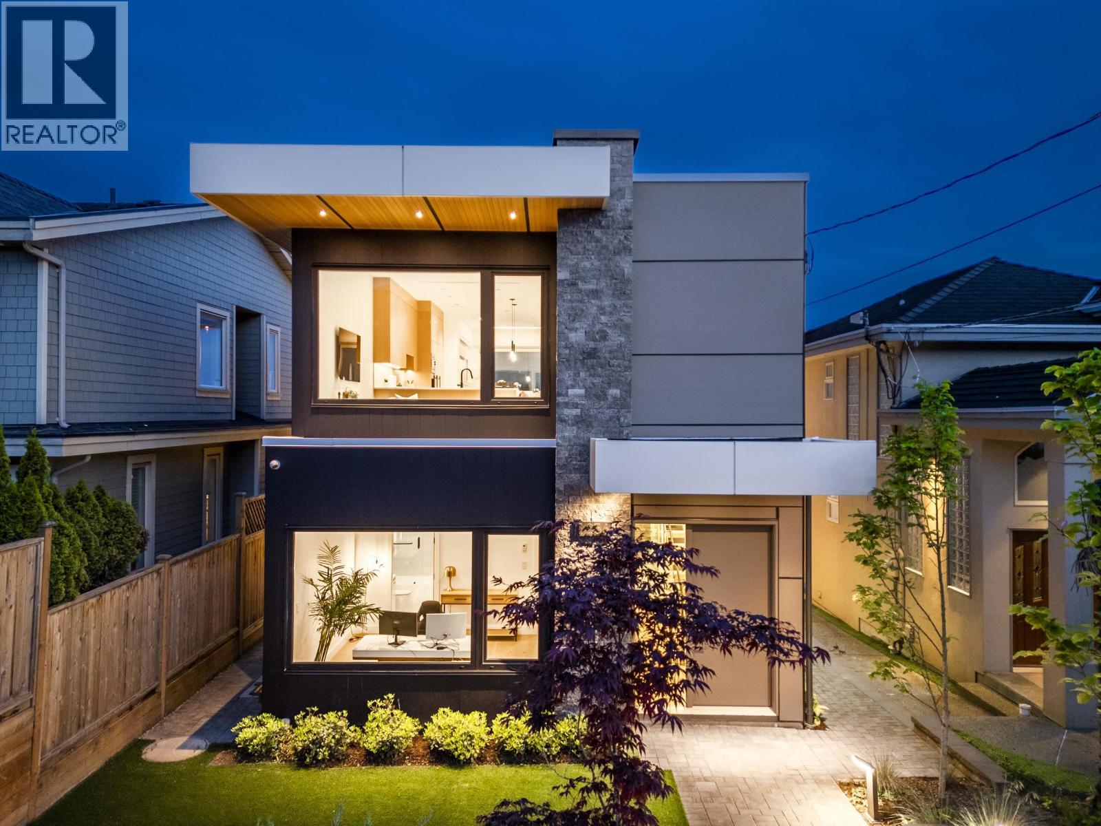 1236 DUCHESS AVENUE|West Vancouver, British Columbia V7T1H4