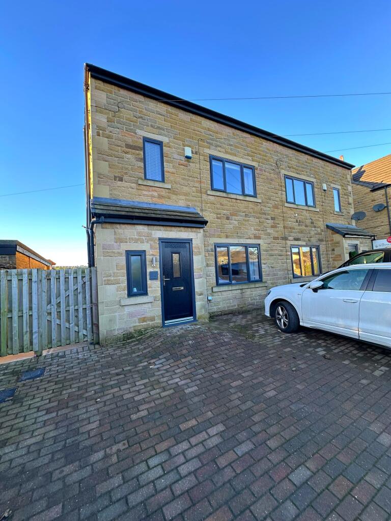 Property image for Broomfield, Clayton, BD14
