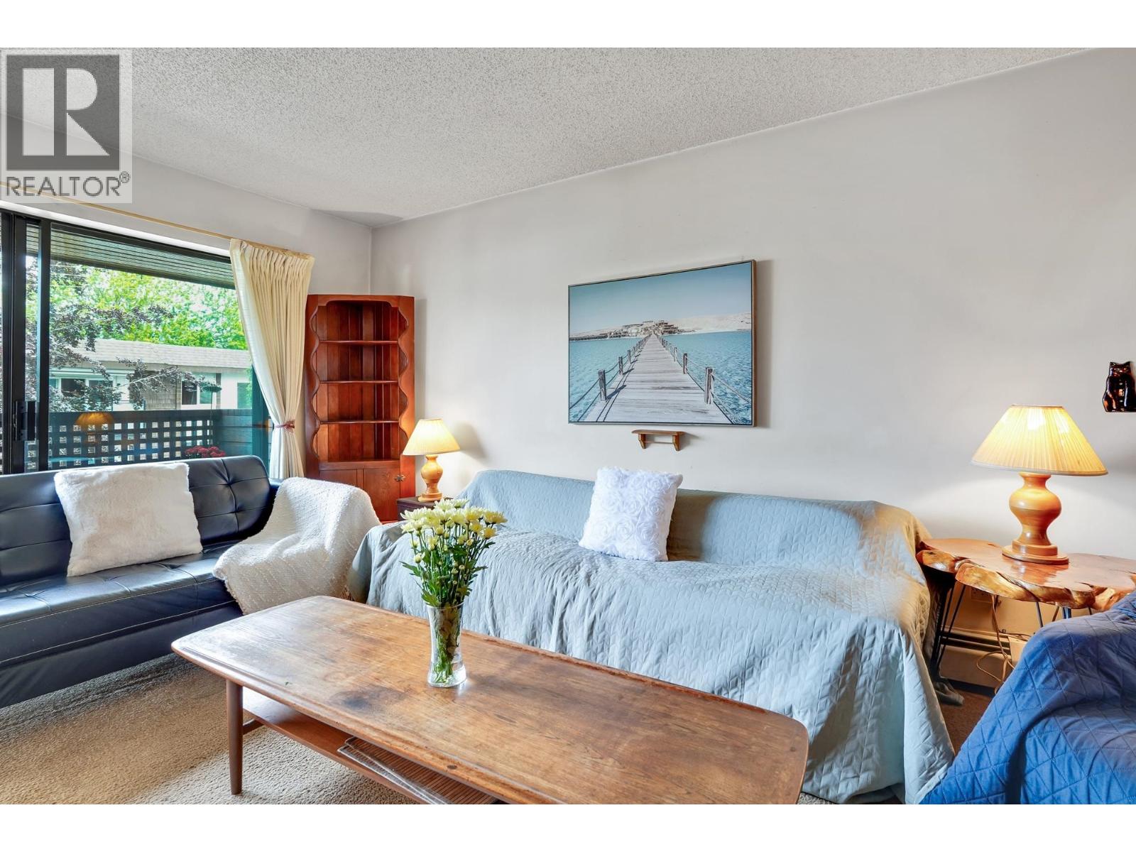 402 2215 DUNDAS STREET|Vancouver, British Columbia V5L1J9