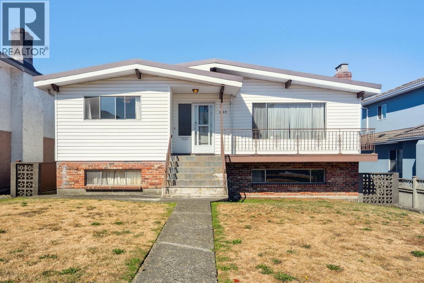 3849 WINDERMERE STREET|Vancouver, British Columbia V5R2G4