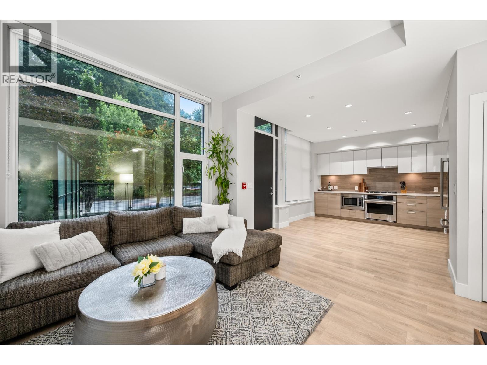 3482 MARINE WAY|Vancouver, British Columbia V5S0H1