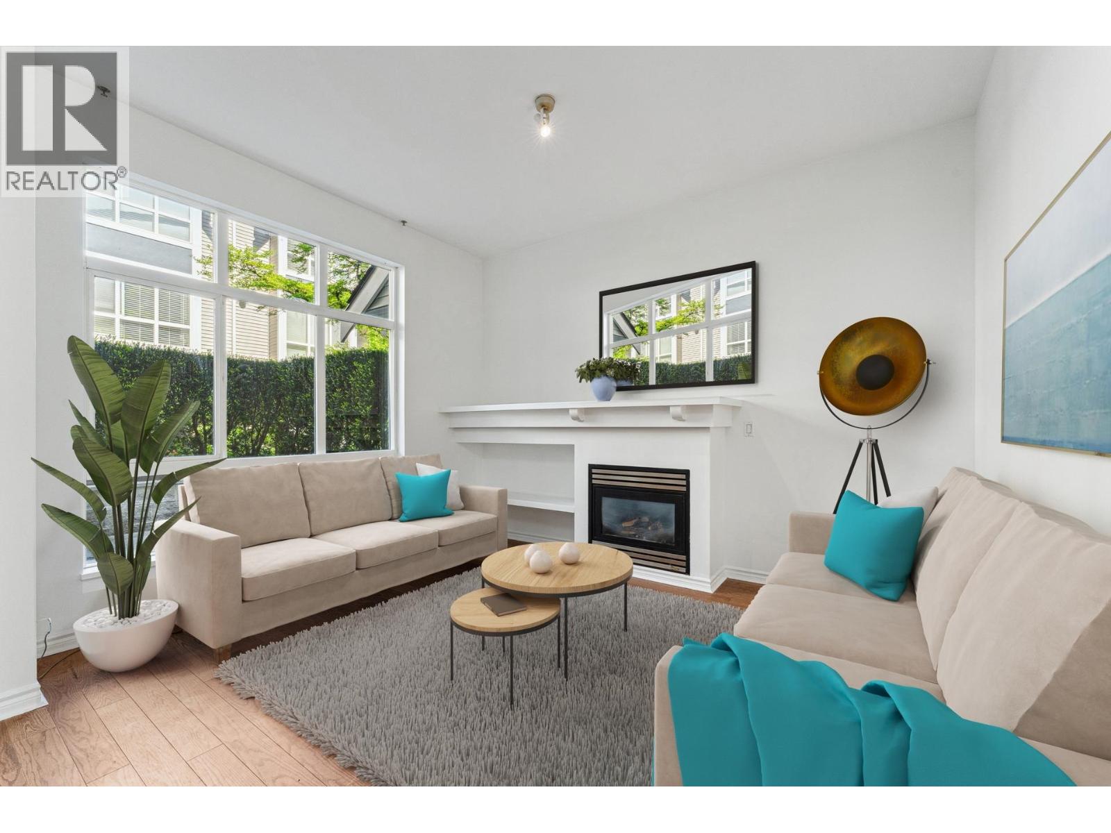 1 995 LYNN VALLEY ROAD|North Vancouver, British Columbia V7J1Z6