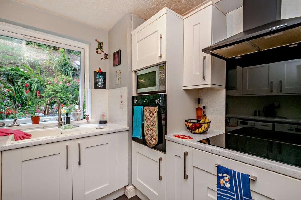 Additional image 6 of Frizley Gardens, Bradford, BD9