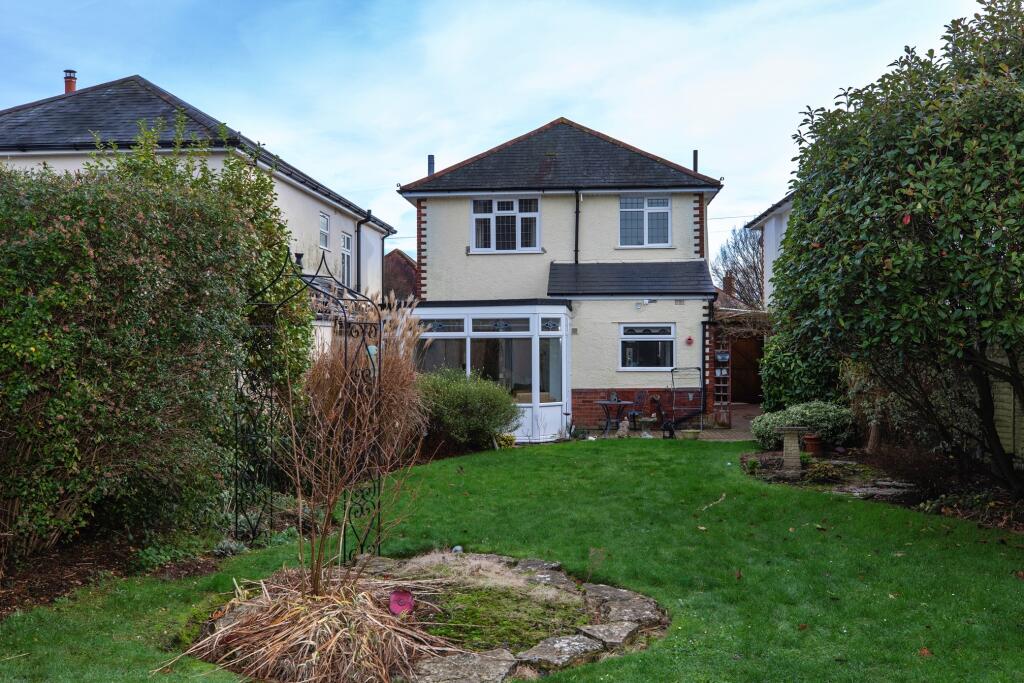 ***Brand New Detached House in Western Avenue***