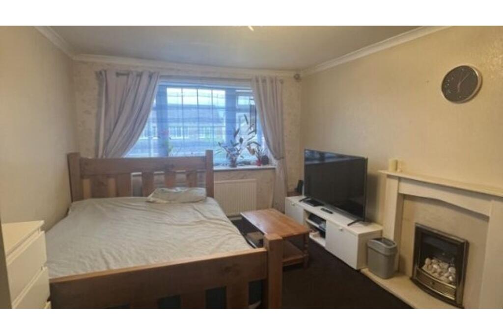 Additional image 7 of Aireville Crescent, Bradford, BD9