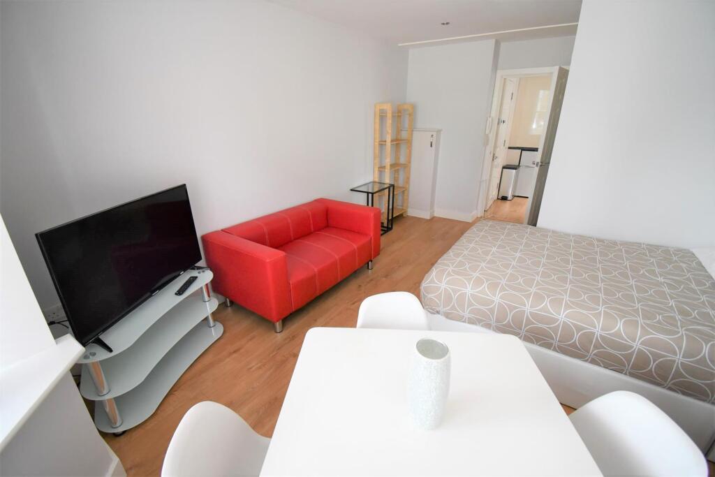 Additional image 2 of Flat 4, Woodside, Bournemouth, BH1