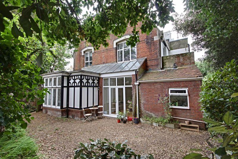 Additional image 33 of Character Garden Flat, Town Centre.