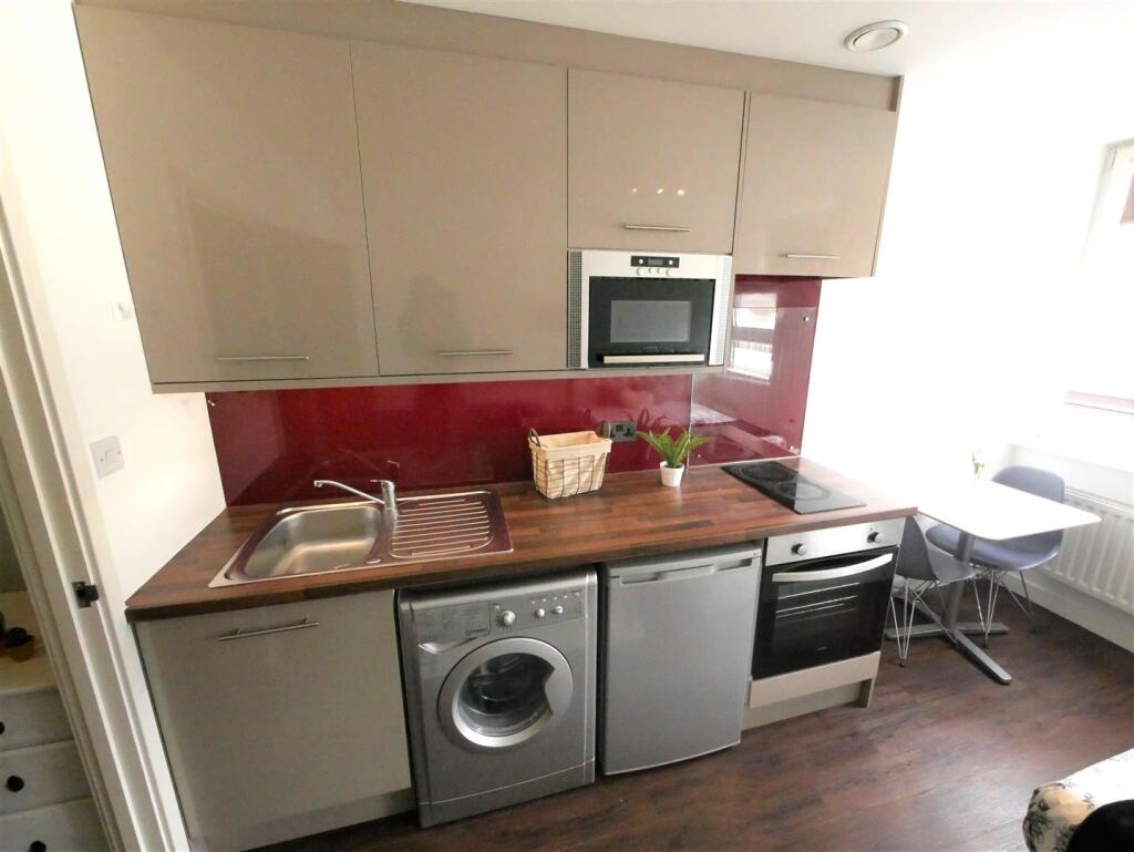 Additional image 3 of Flat 11 Hill House, Bournemouth BH1