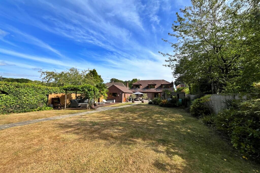 Additional image 19 of Broadstone