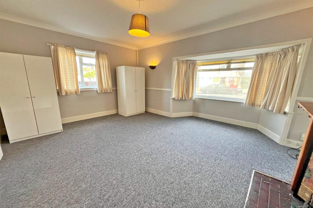 Additional image 6 of Ashley Cross