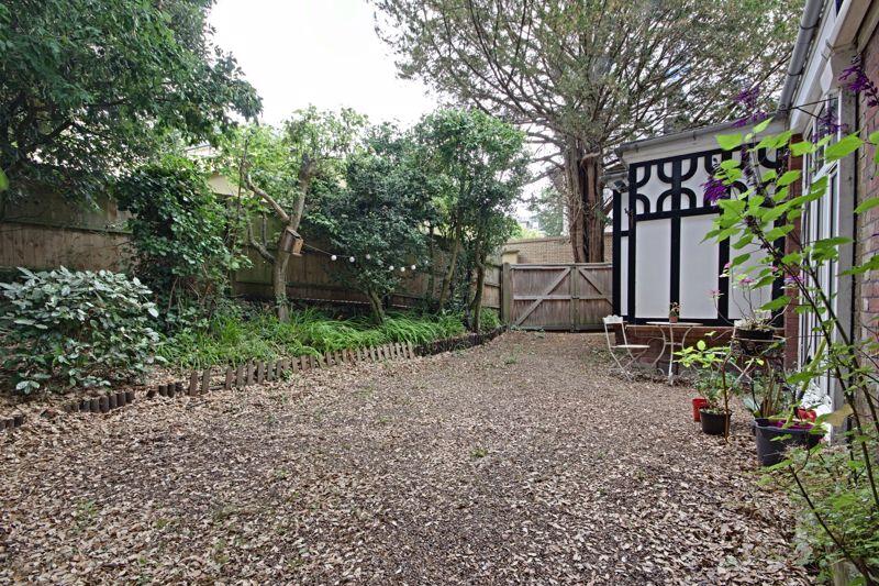 Additional image 28 of Character Garden Flat, Town Centre.