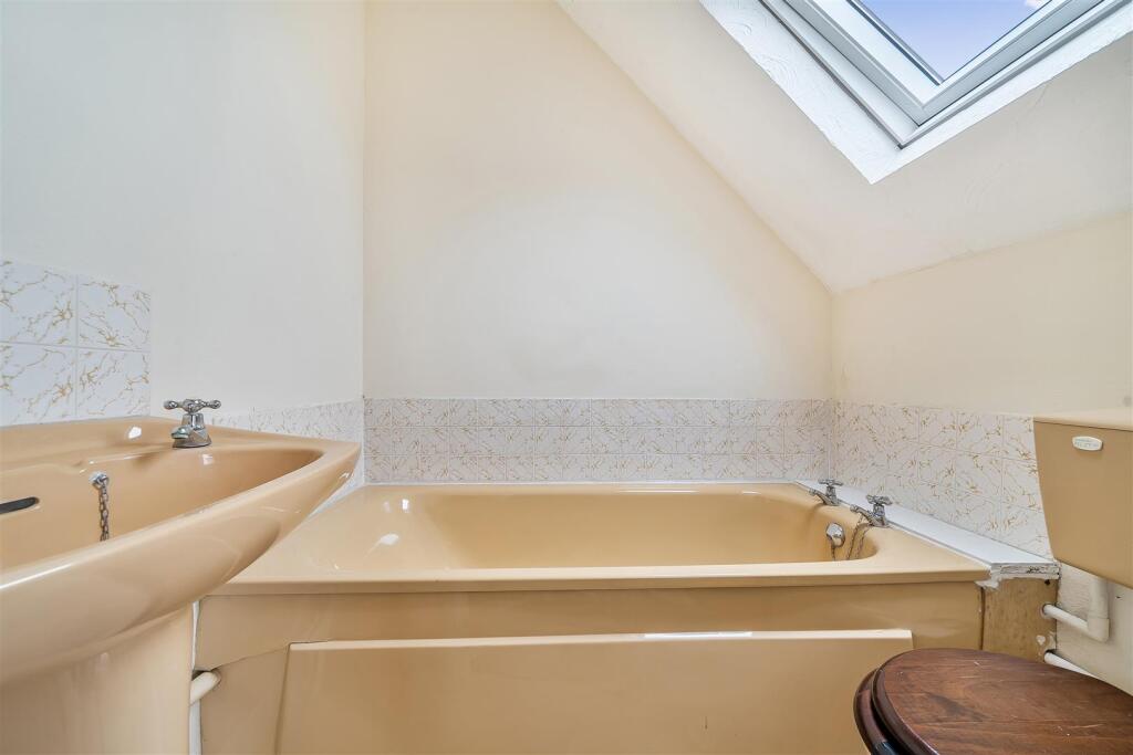 Additional image 14 of Flat 2, 2 Cluny Crescent, Swanage