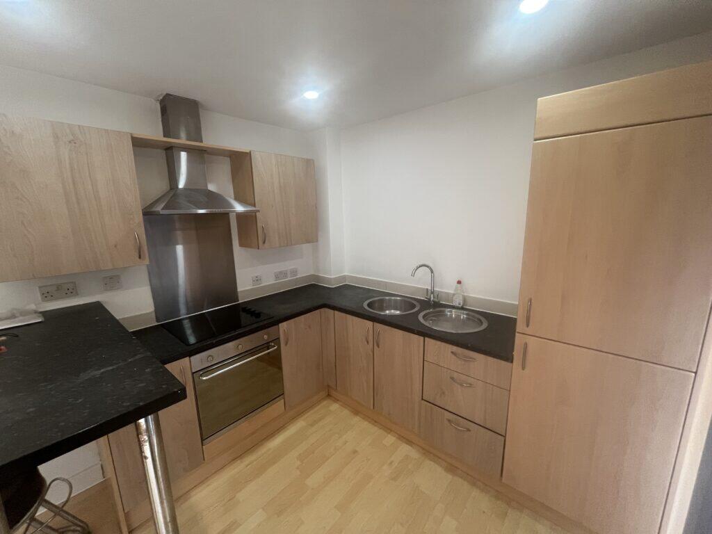 Additional image 4 of Flat 1, Lister Court,Bradford,BD8 7DN