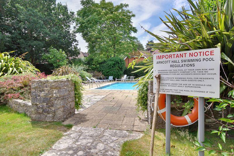 Additional image 31 of Nr Westbourne, Studio Flat, Swimming Pool.