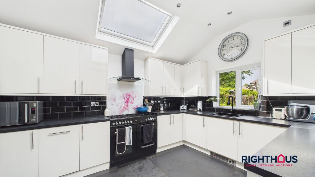 Additional image 8 of Farfield Grove, Bradford, BD6