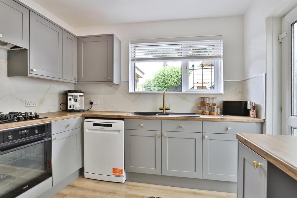 Additional image 15 of Hull Crescent, BEARWOOD, Bournemouth, Dorset, BH11