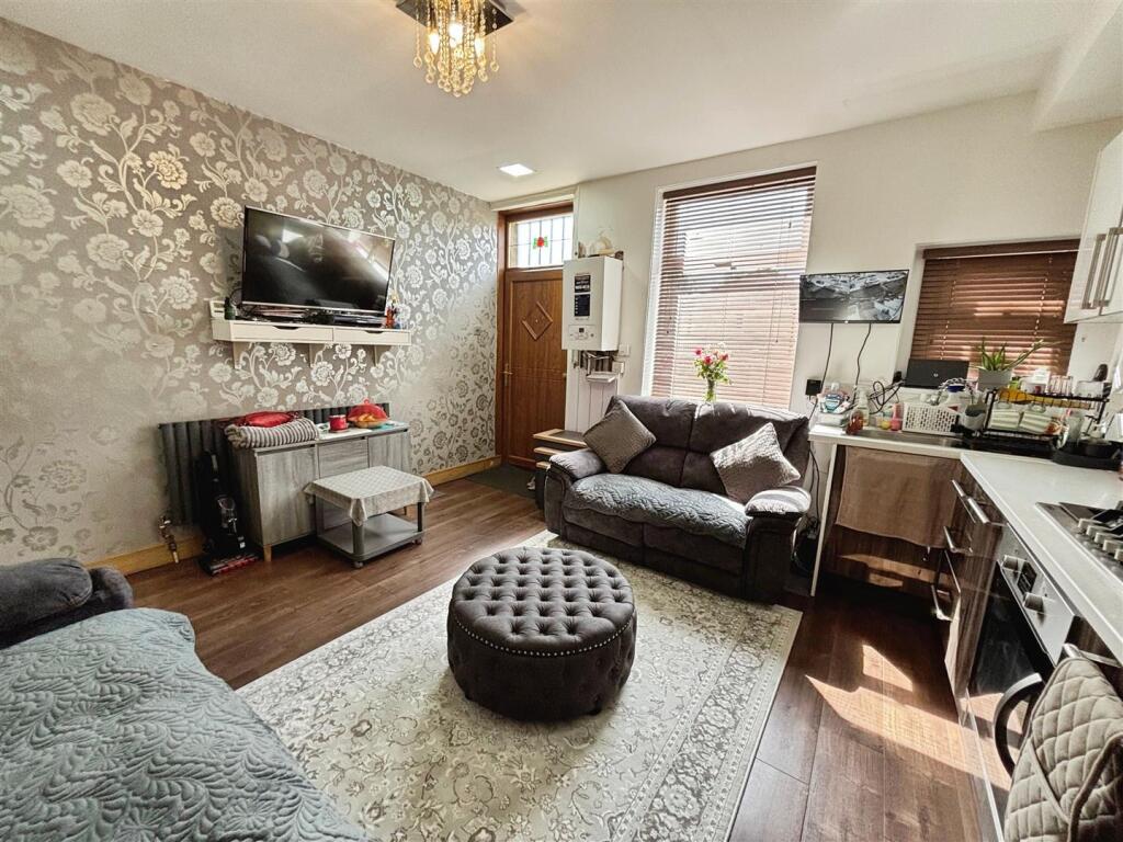 Additional image 4 of Parkside Road, Bradford, BD5 8PG