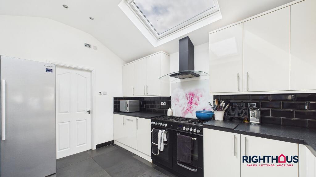 Additional image 7 of Farfield Grove, Bradford, BD6