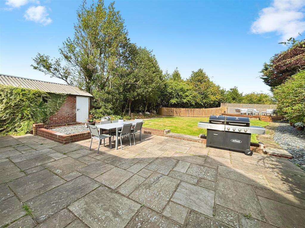 Additional image 17 of Southmere Oval, Bradford, BD7 4HS