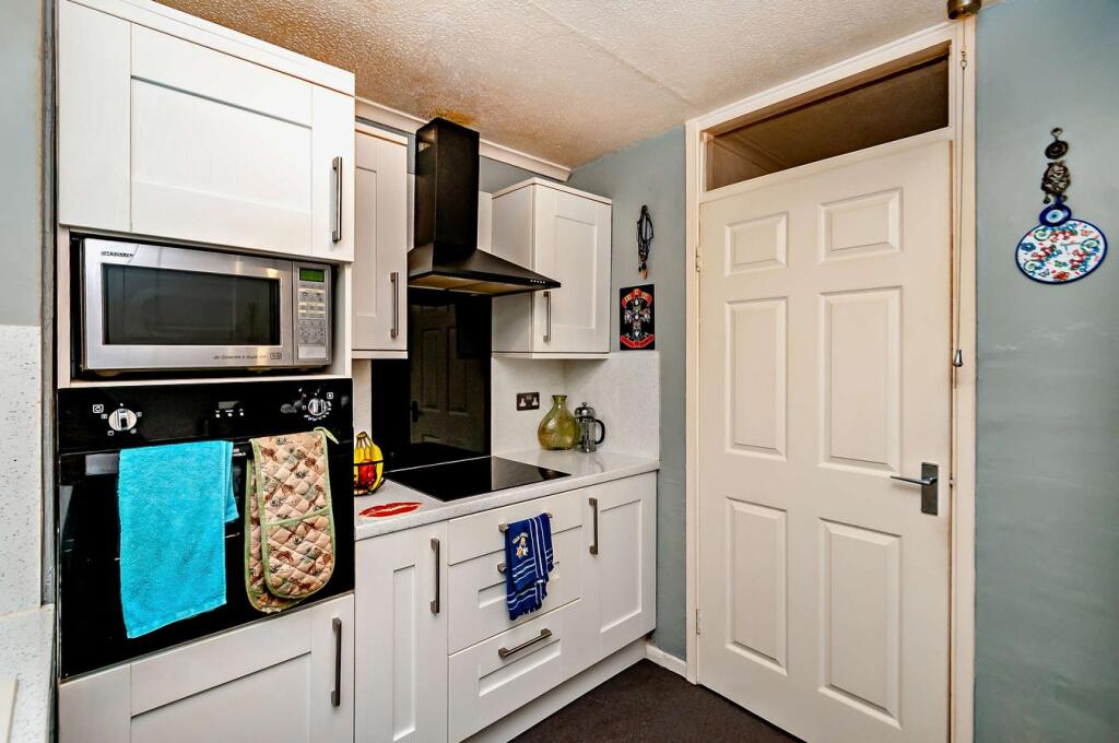 Additional image 4 of Frizley Gardens, Bradford, BD9