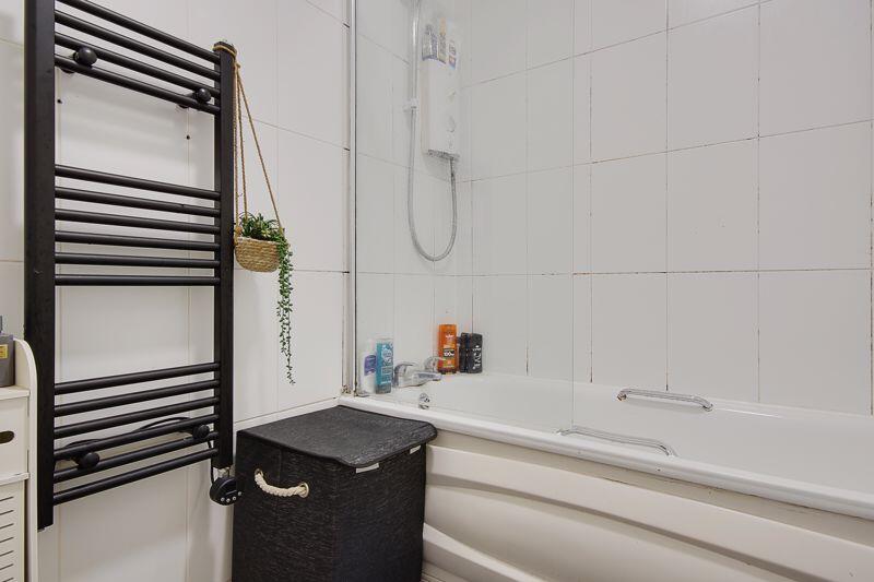 Additional image 13 of Nr Westbourne, Studio Flat, Swimming Pool.